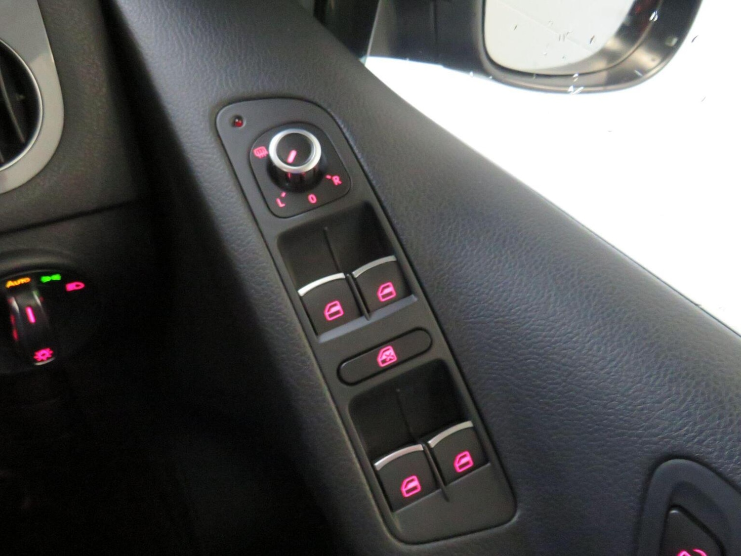 Used Volkswagen Tiguan 2014 for sale - 77140676: Photo 24