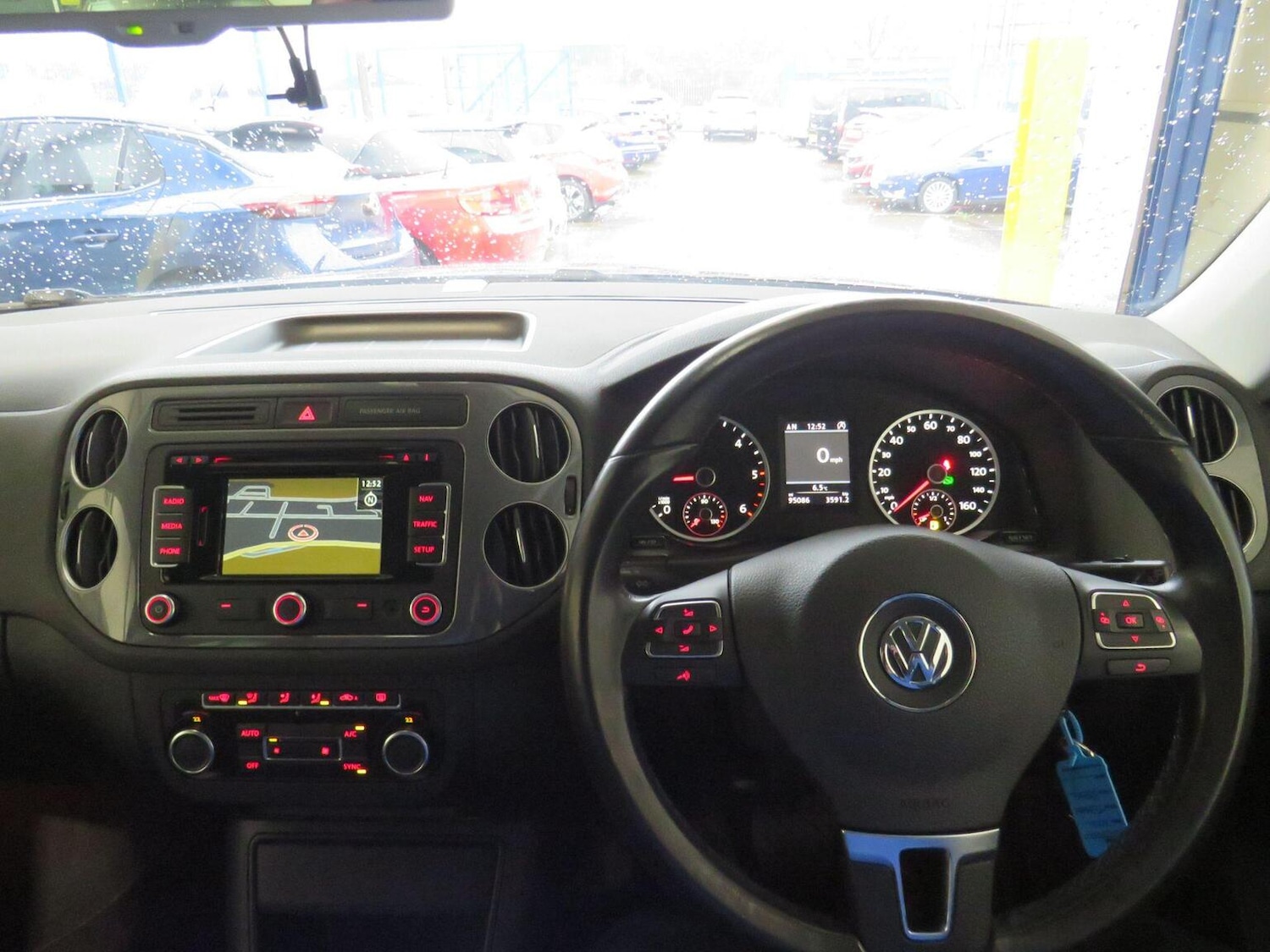 Used Volkswagen Tiguan 2014 for sale - 77140676: Photo 27