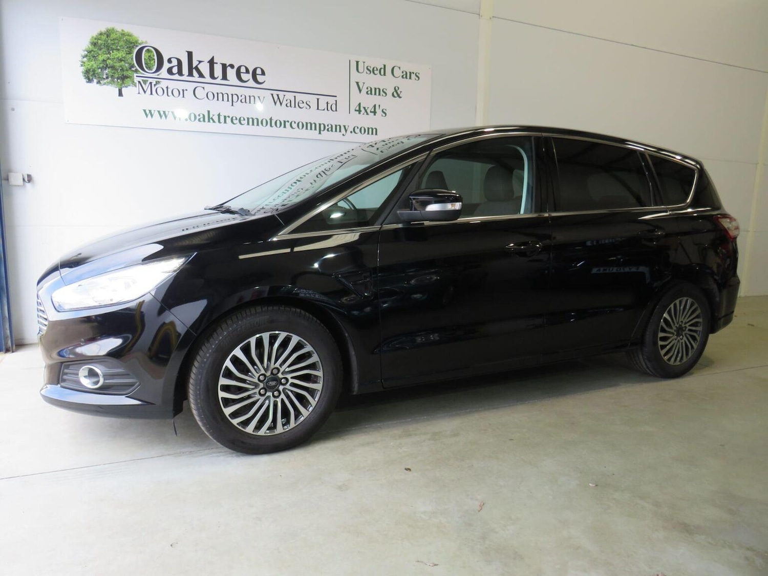 Used Ford S-Max 2019 for sale - 77668522: Photo 3