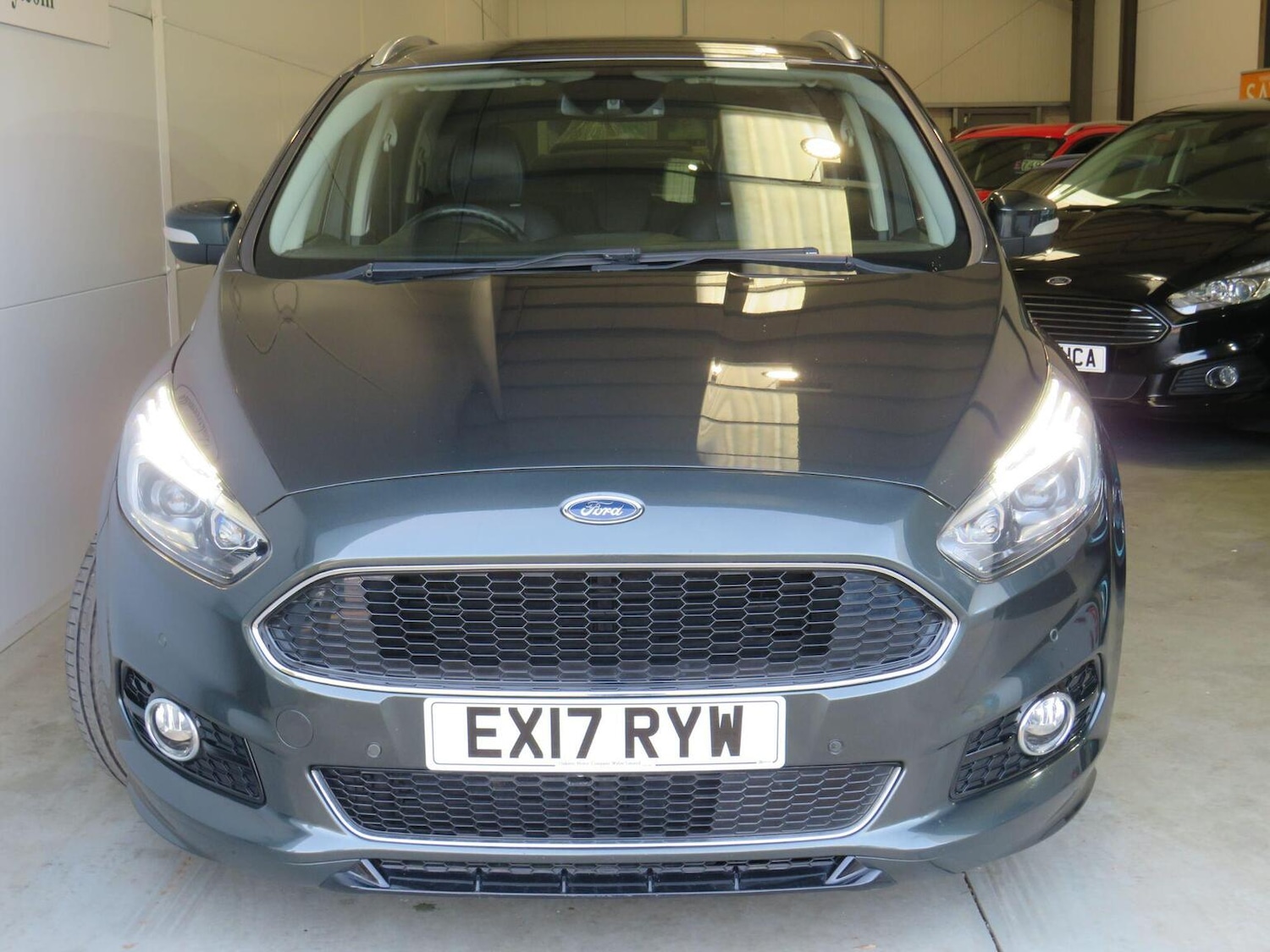 Used Ford S-Max 2017 for sale - 77977150: Photo 2