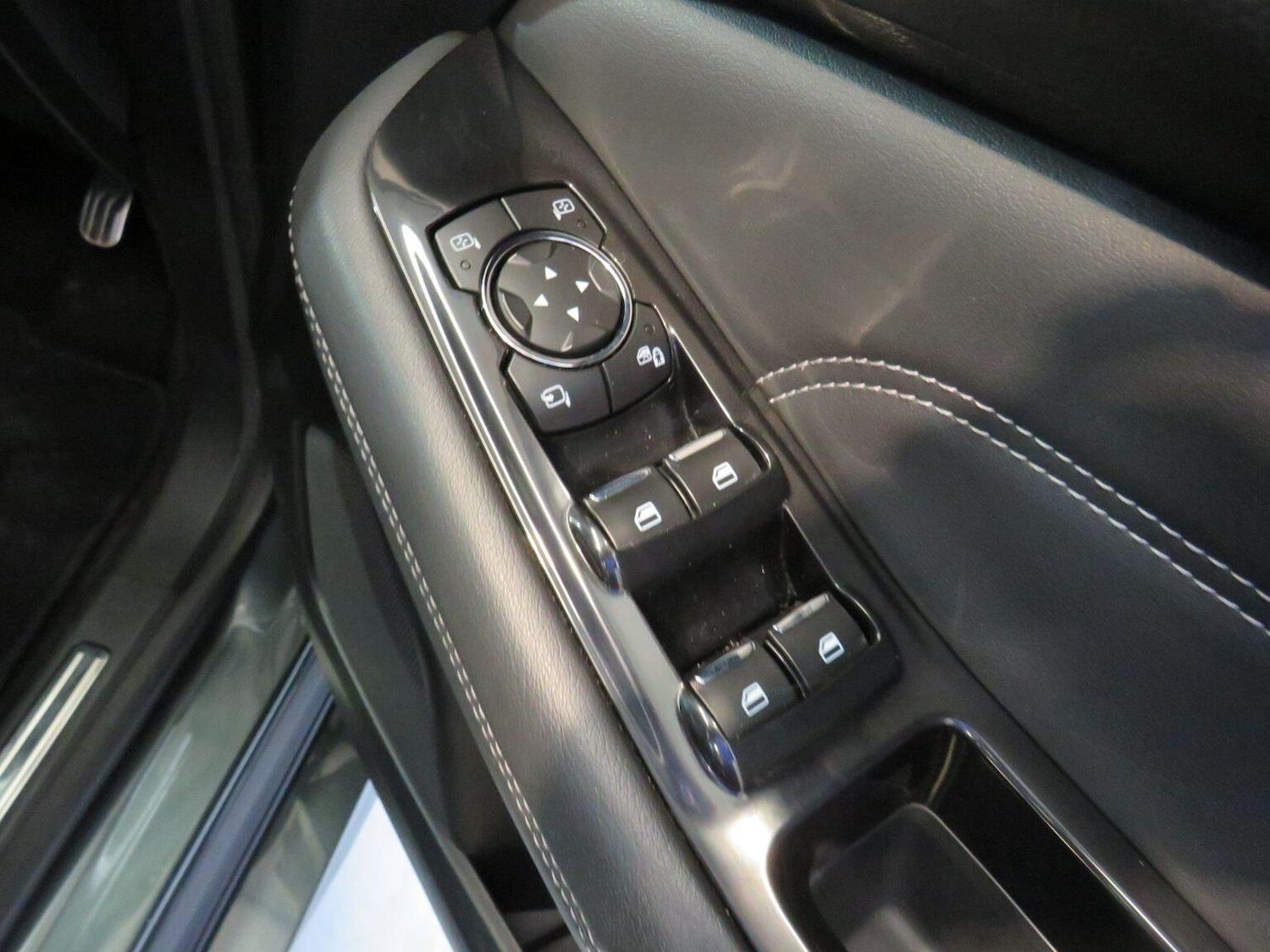 Used Ford S-Max 2017 for sale - 77977150: Photo 23