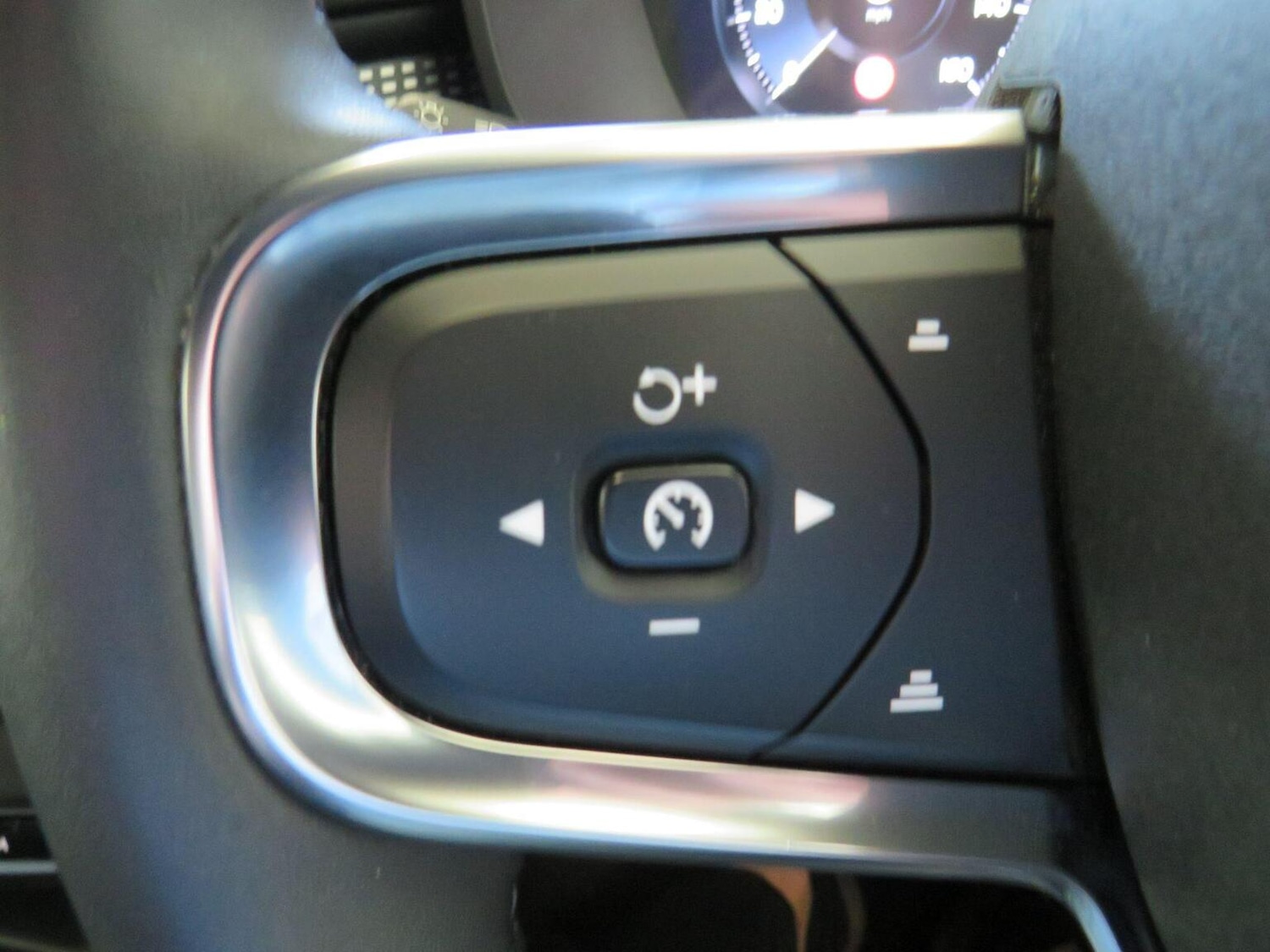 Used Volvo XC40 2022 for sale - 78168708: Photo 25