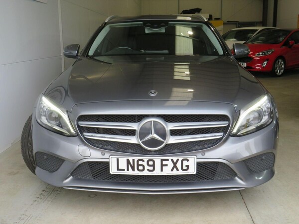 Used Mercedes-Benz C-Class 2019 for sale - 75399535: Photo 2