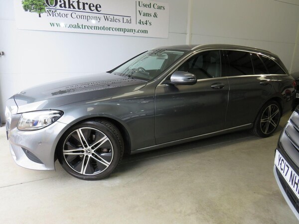 Used Mercedes-Benz C-Class 2019 for sale - 75399535: Photo 3
