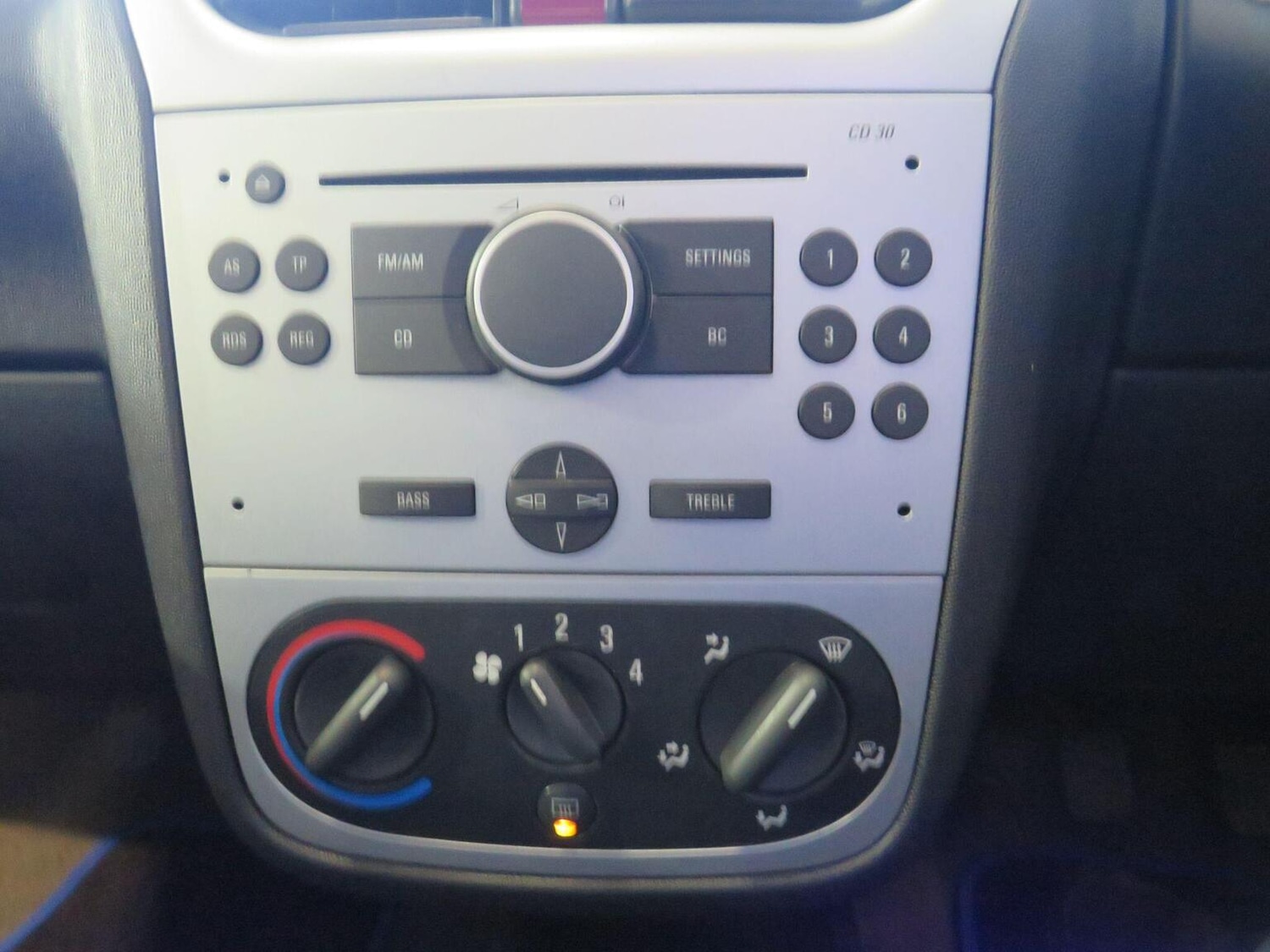 Used Vauxhall Corsa 2004 for sale - 76605801: Photo 19