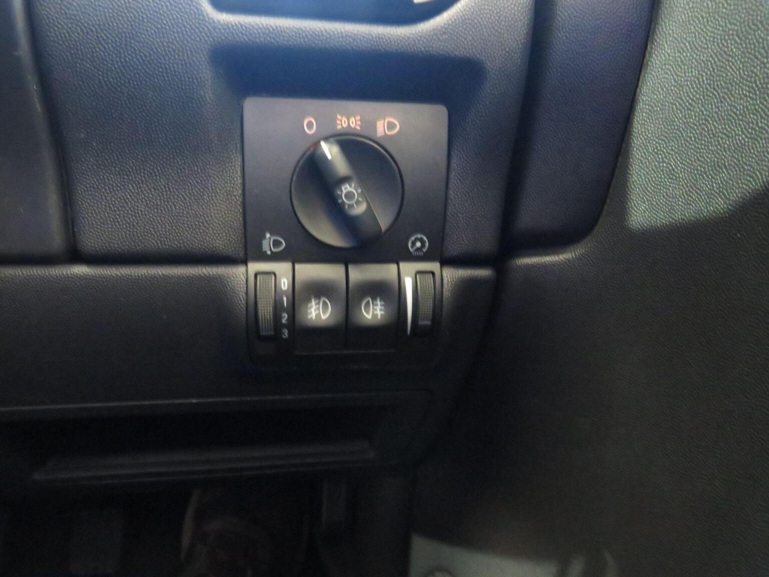 Used Vauxhall Corsa 2004 for sale - 76605801: Photo 22