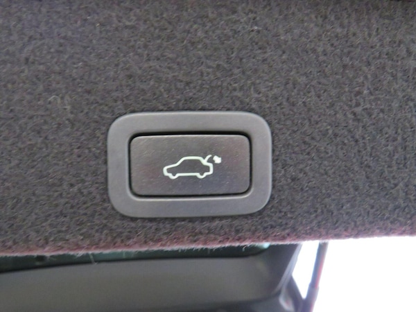 Used Volvo XC60 2017 for sale - 76334739: Photo 15
