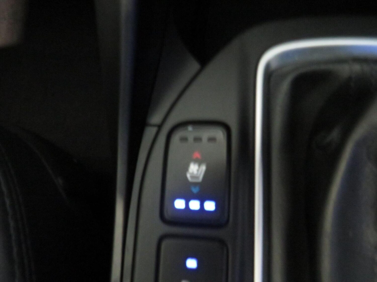 Used Hyundai Santa Fe 2016 for sale - 77851394: Photo 27