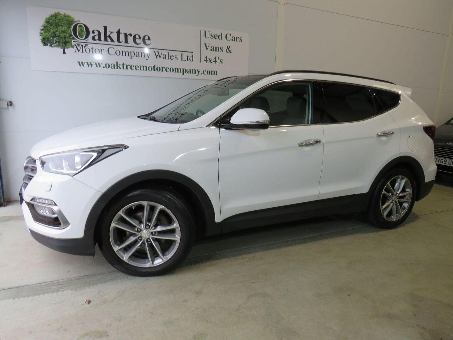 Used Hyundai Santa Fe 2016 for sale - 77851394: Photo 3