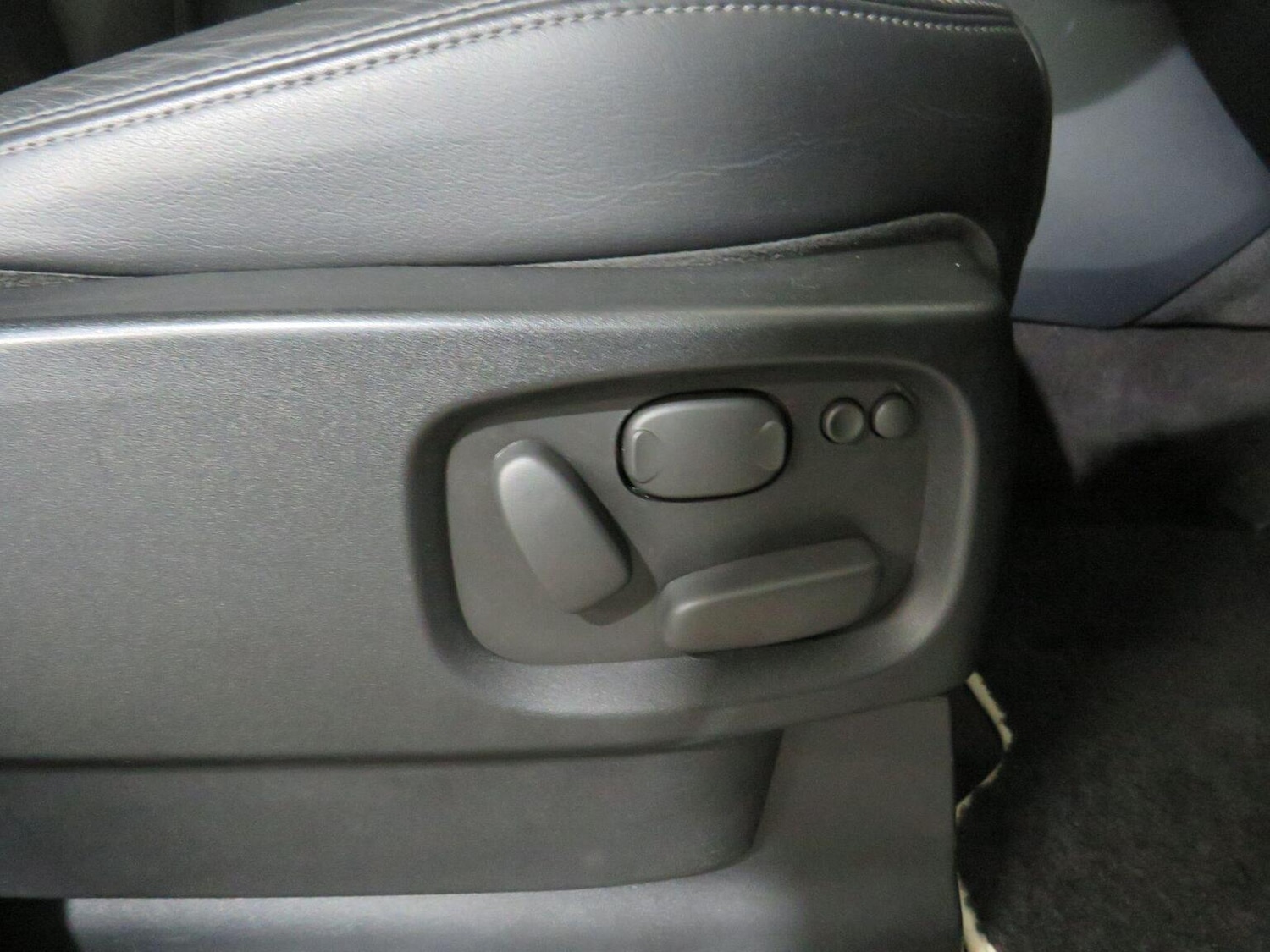 Used Land Rover Discovery 4 2016 for sale - 76651327: Photo 34