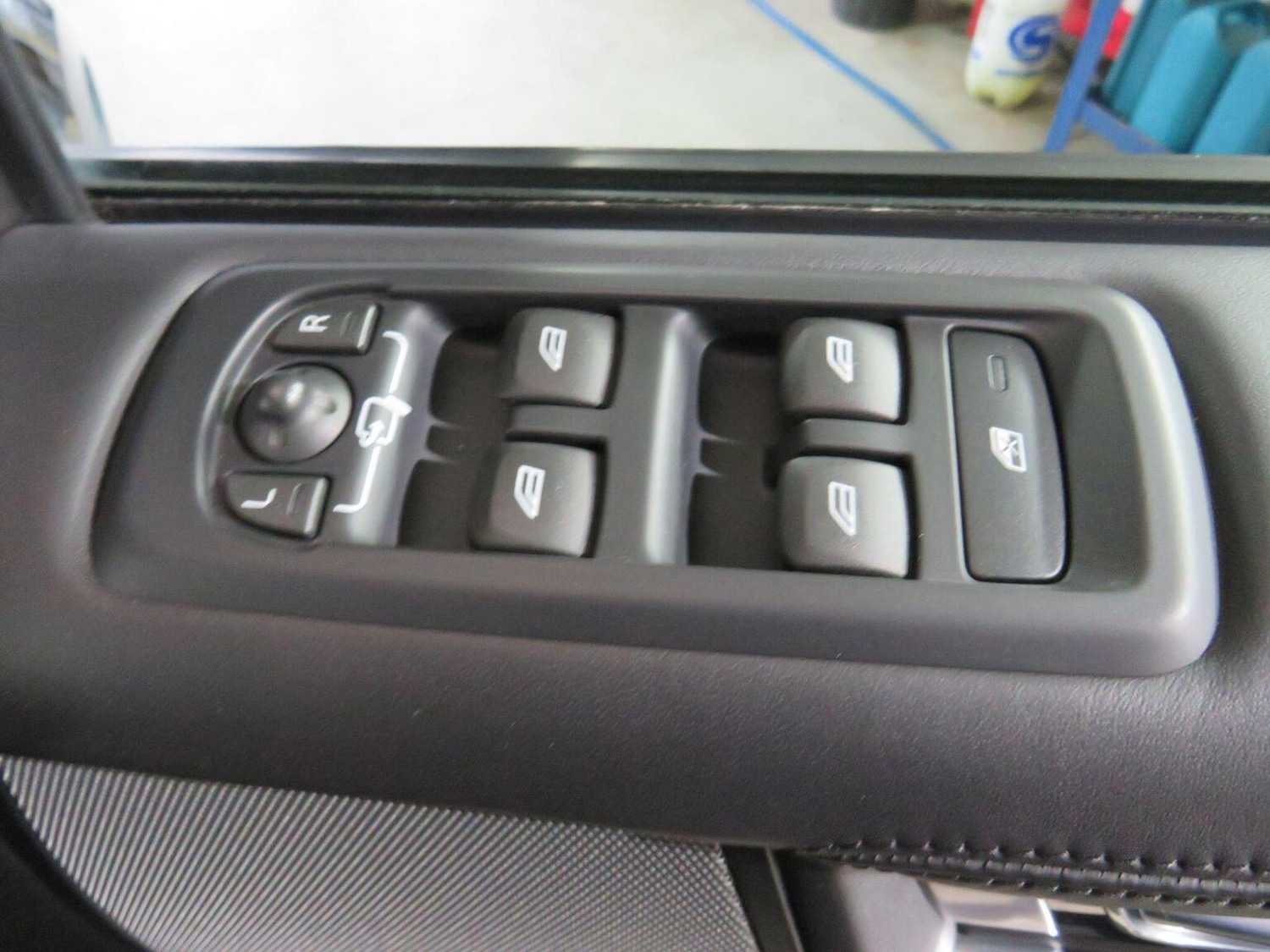 Used Land Rover Discovery 4 2016 for sale - 76651327: Photo 37