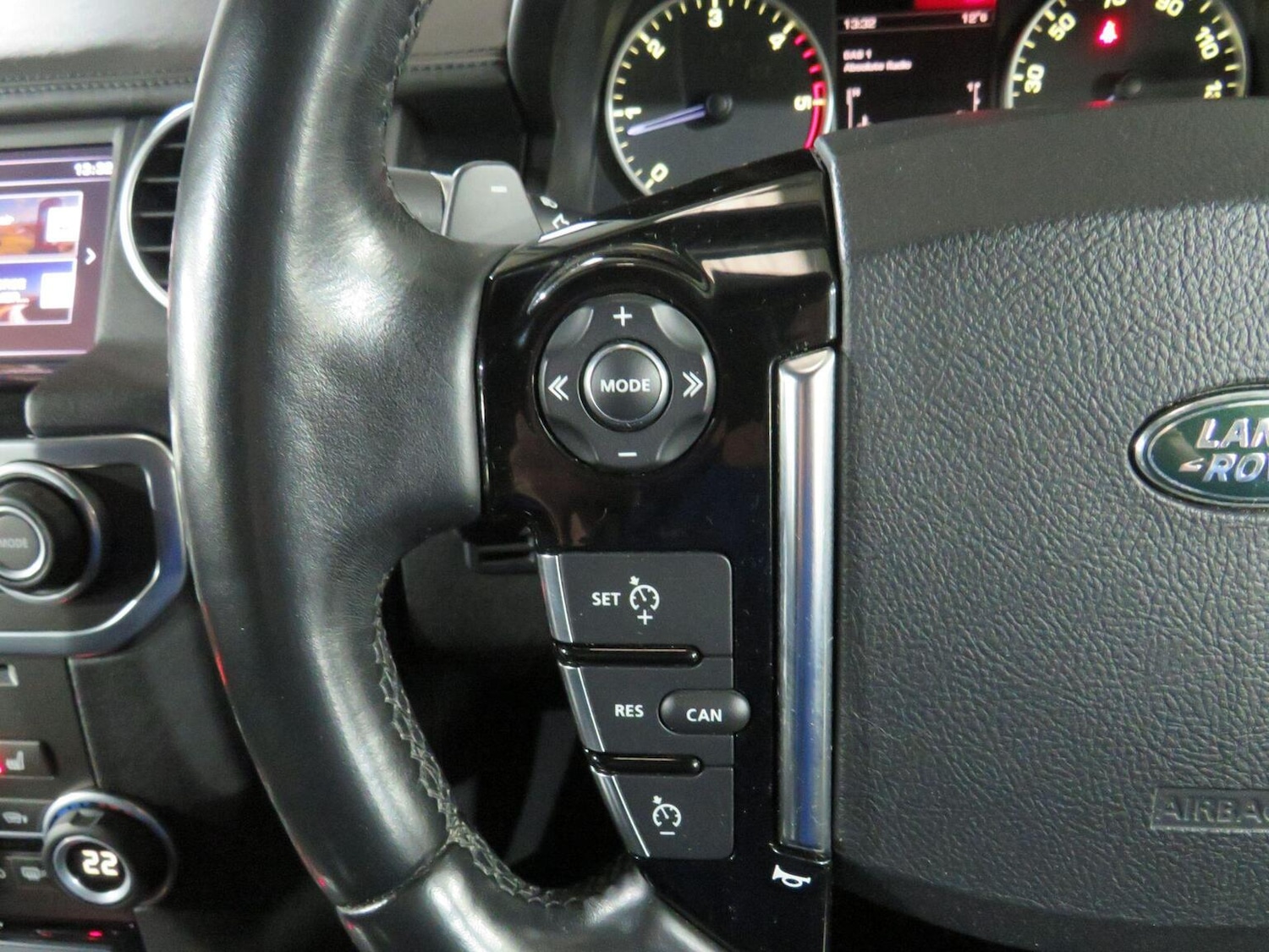 Used Land Rover Discovery 4 2016 for sale - 76651327: Photo 51