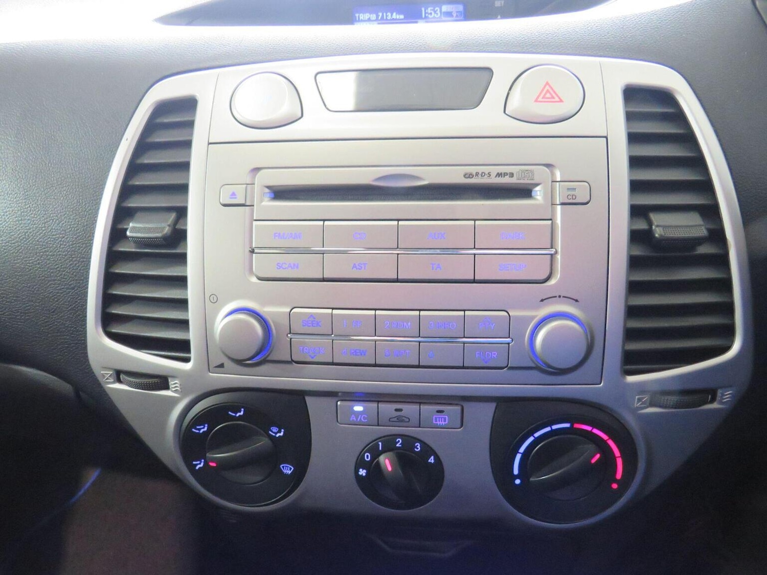 Used Hyundai i20 2011 for sale - 77508624: Photo 15