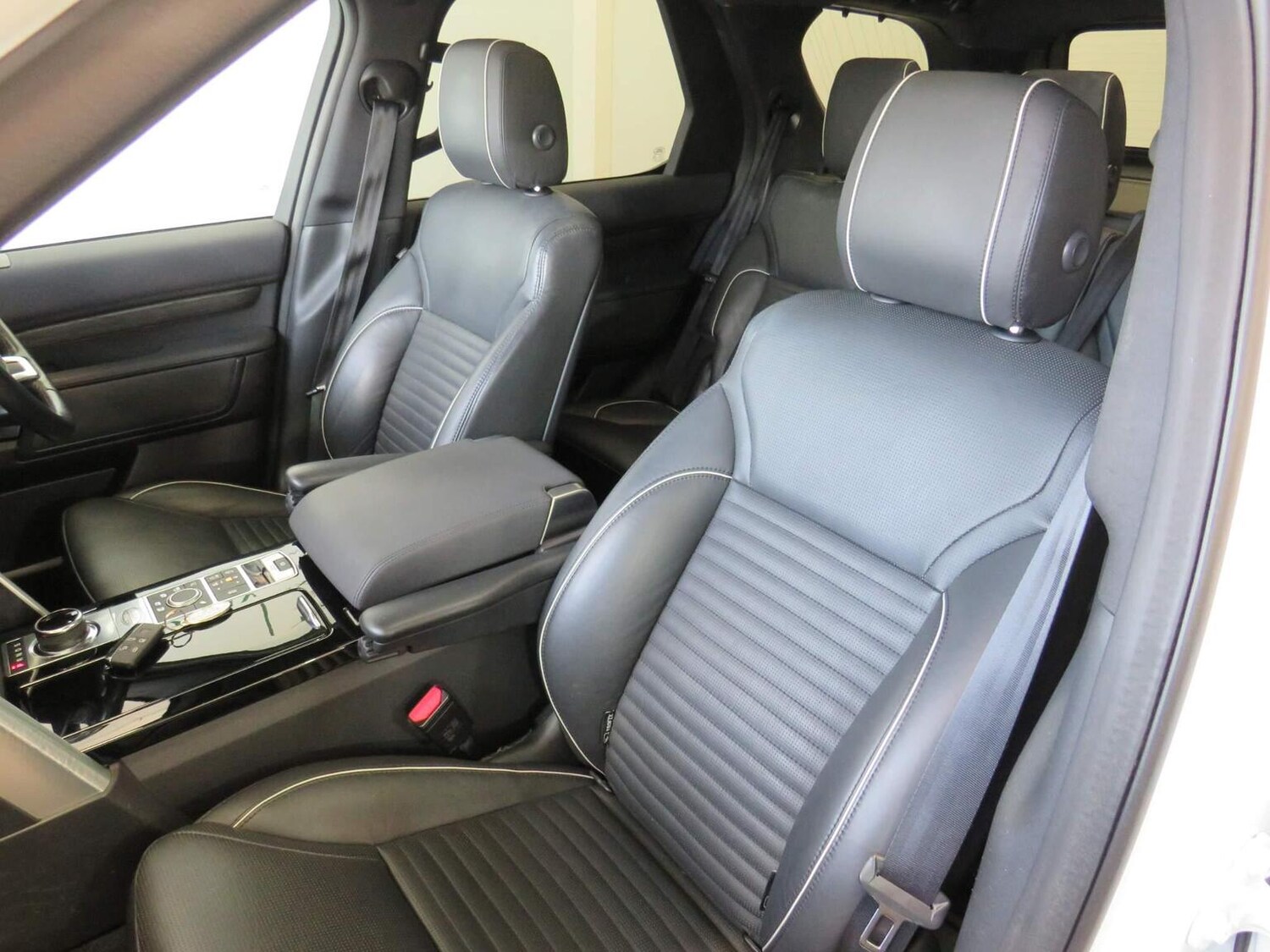 Used Land Rover Discovery 2017 for sale - 76794019: Photo 10