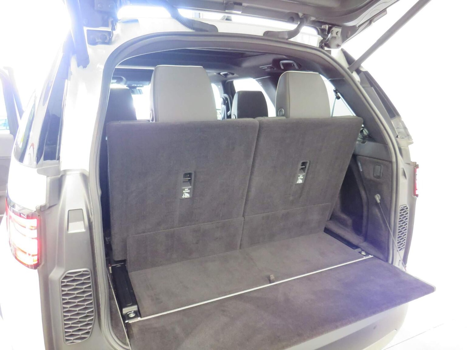 Used Land Rover Discovery 2017 for sale - 76794019: Photo 13