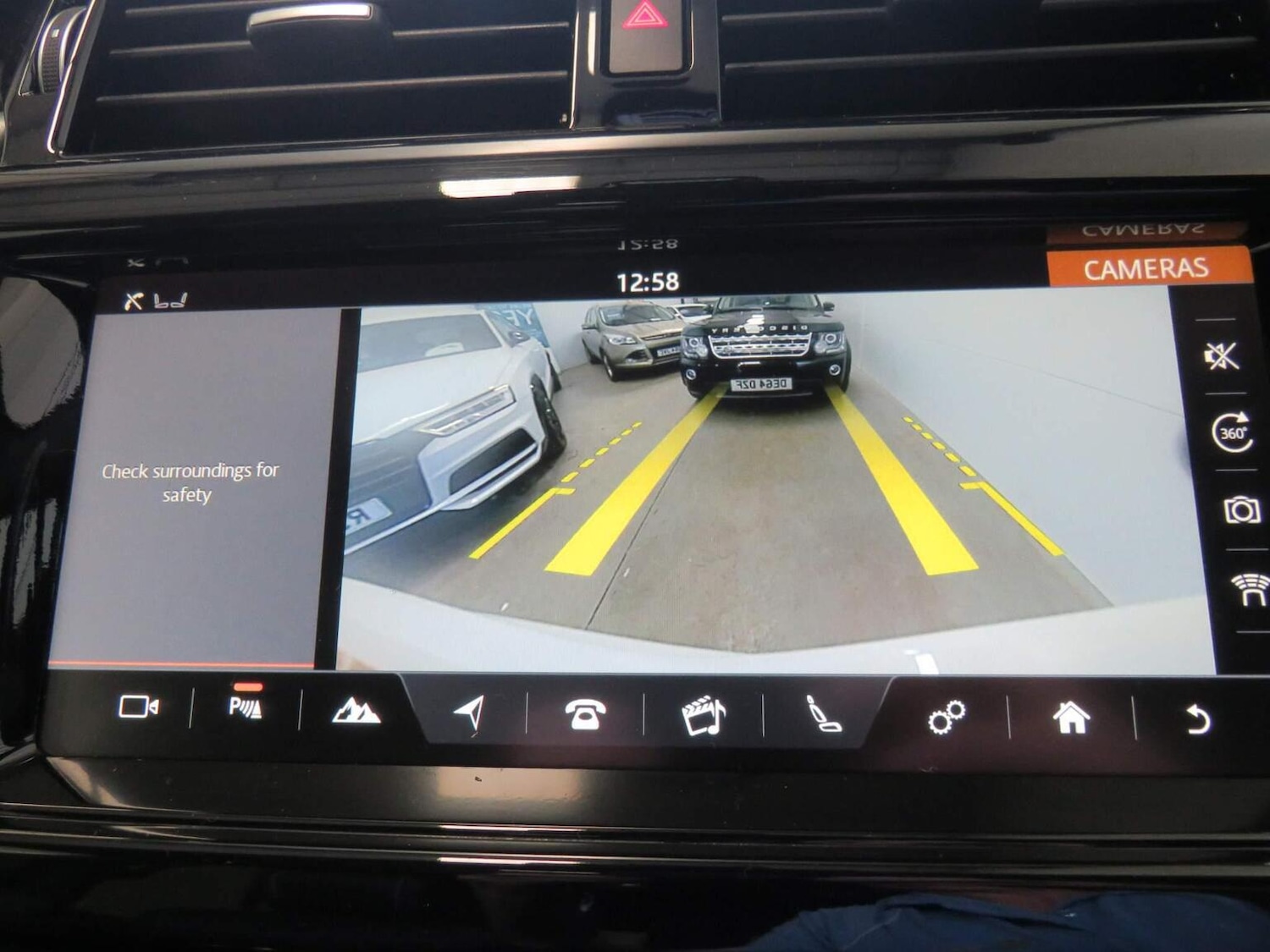 Used Land Rover Discovery 2017 for sale - 76794019: Photo 24