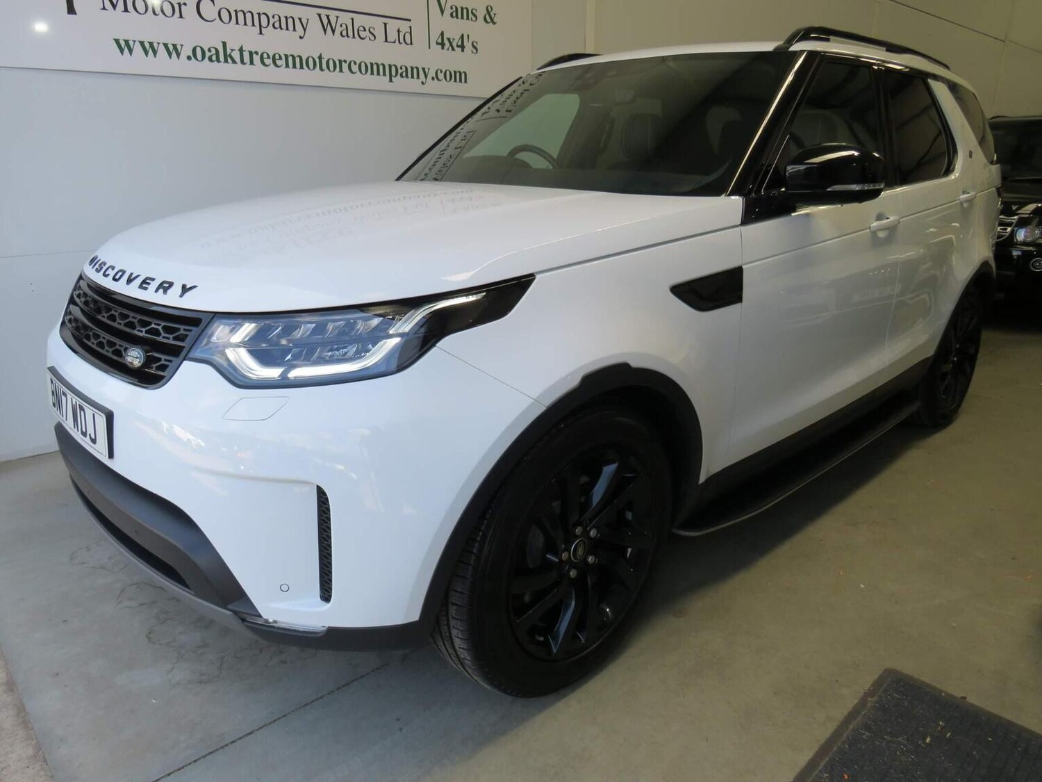 Used Land Rover Discovery 2017 for sale - 76794019: Photo 3