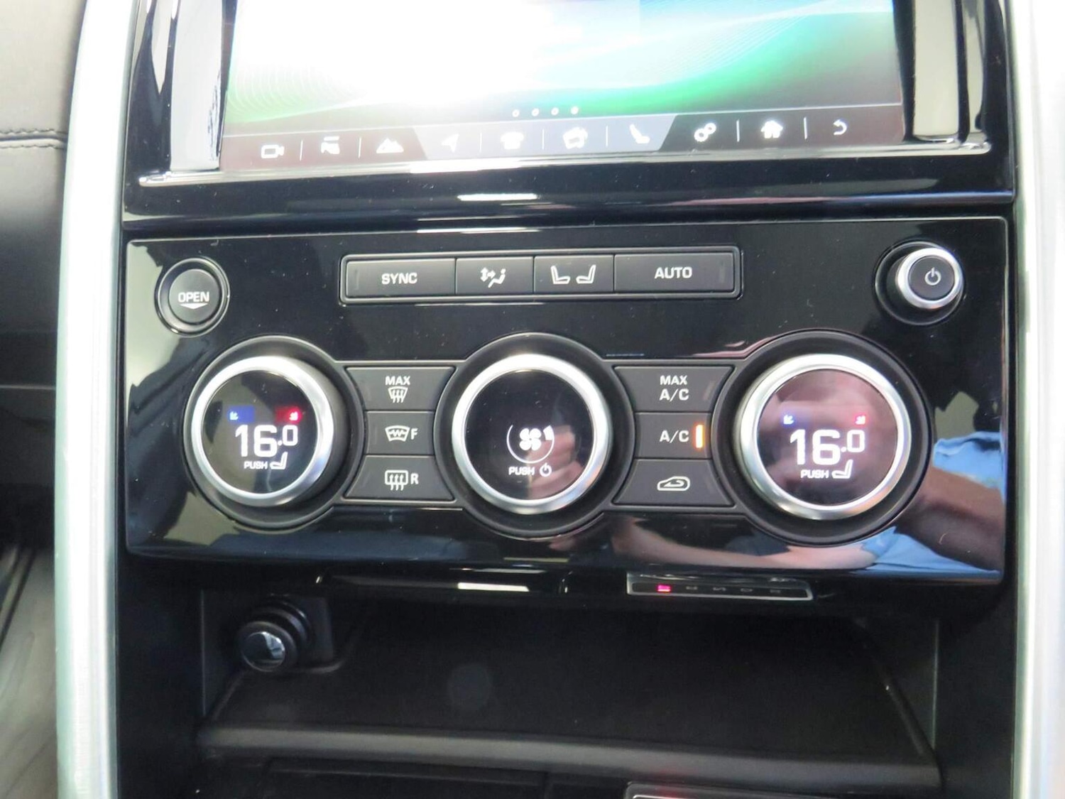 Used Land Rover Discovery 2017 for sale - 76794019: Photo 30