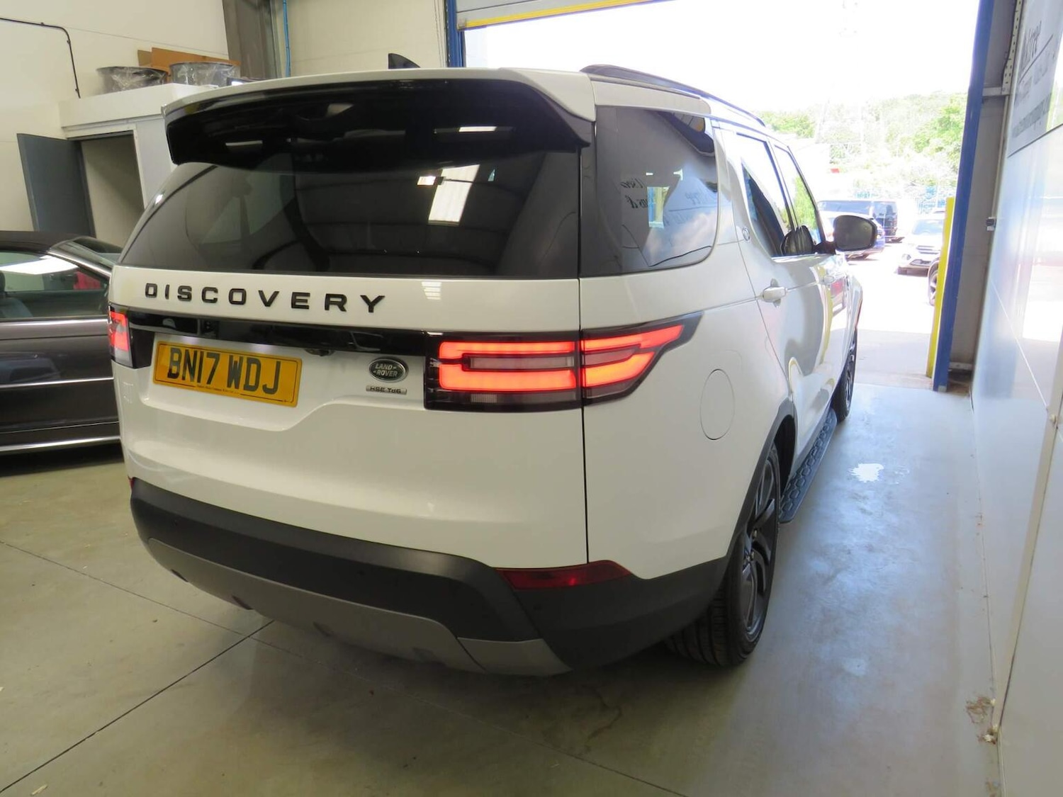Used Land Rover Discovery 2017 for sale - 76794019: Photo 6