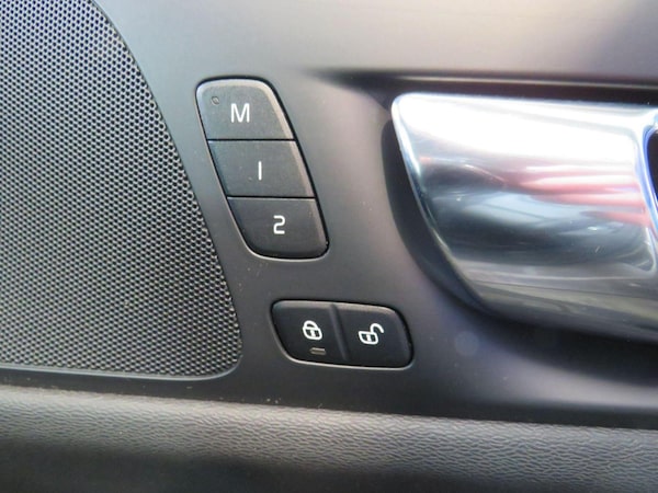Used Volvo V60 2019 for sale - 73856048: Photo 15