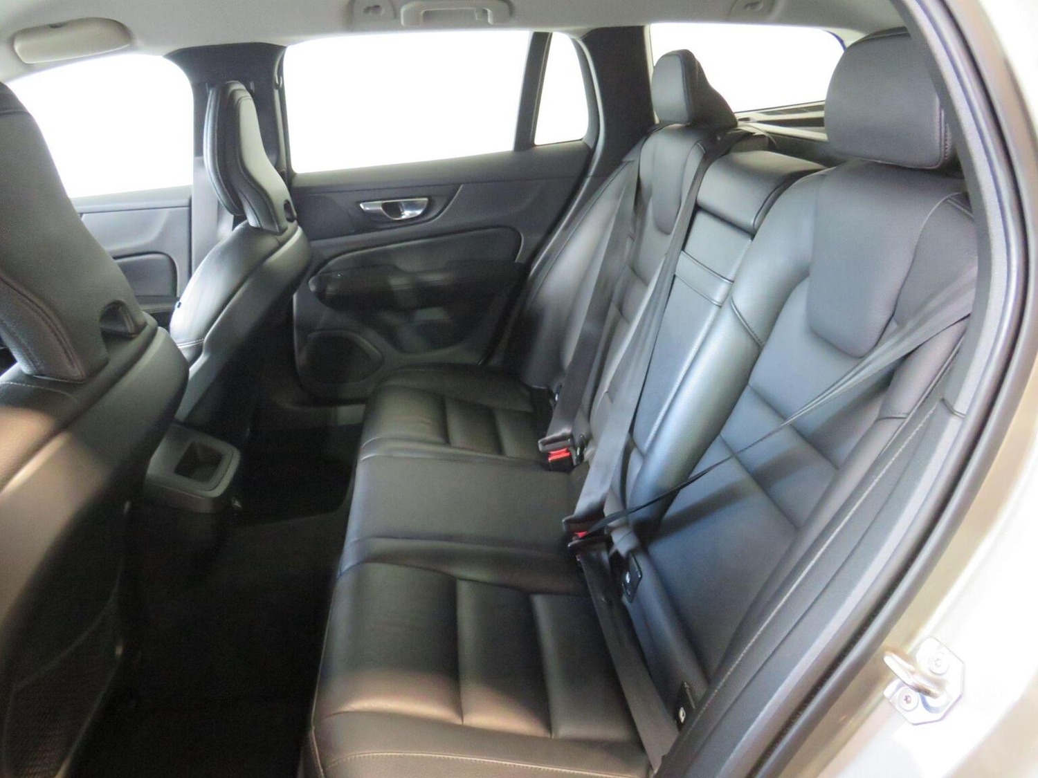 Used Volvo V60 2019 for sale - 76794017: Photo 11