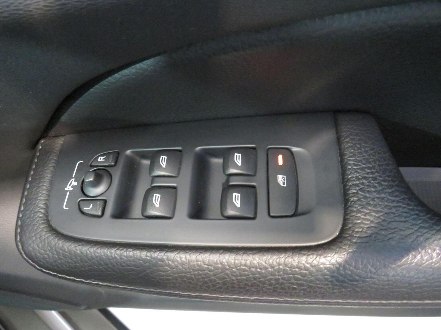 Used Volvo V60 2019 for sale - 76794017: Photo 16