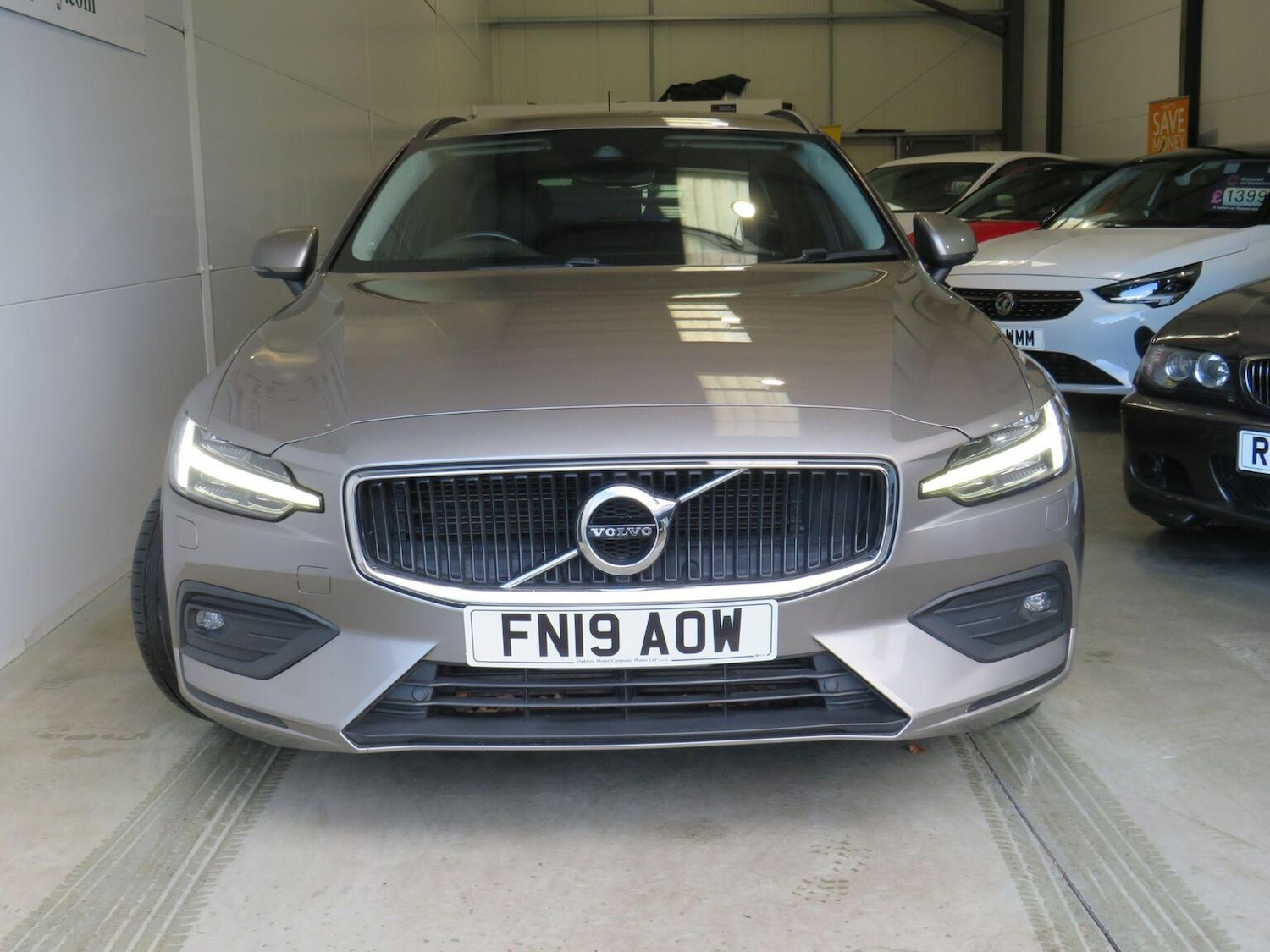 Used Volvo V60 2019 for sale - 76794017: Photo 2