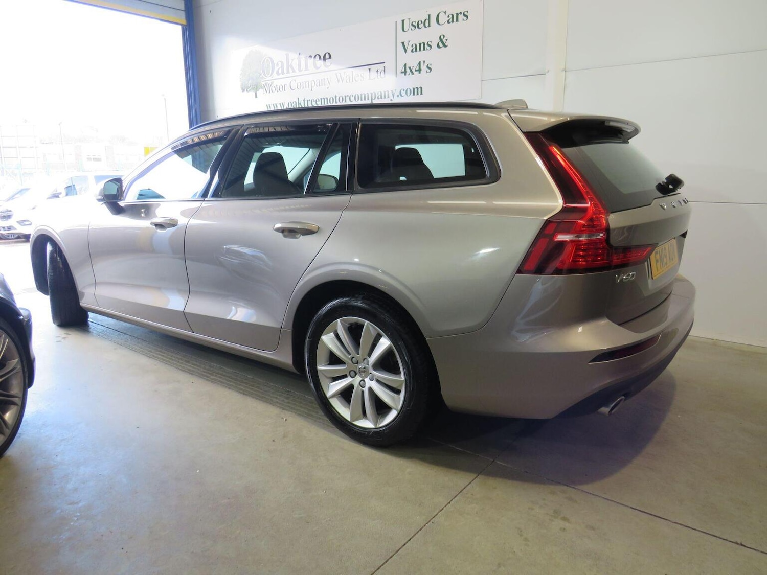 Used Volvo V60 2019 for sale - 76794017: Photo 4