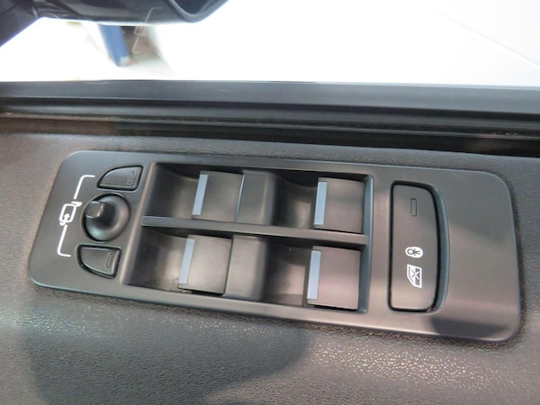 Used Land Rover Discovery Sport 2017 for sale - 76324756: Photo 24
