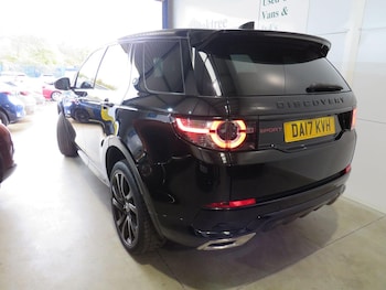 Used Land Rover Discovery Sport 2017 for sale - 76324756: Photo