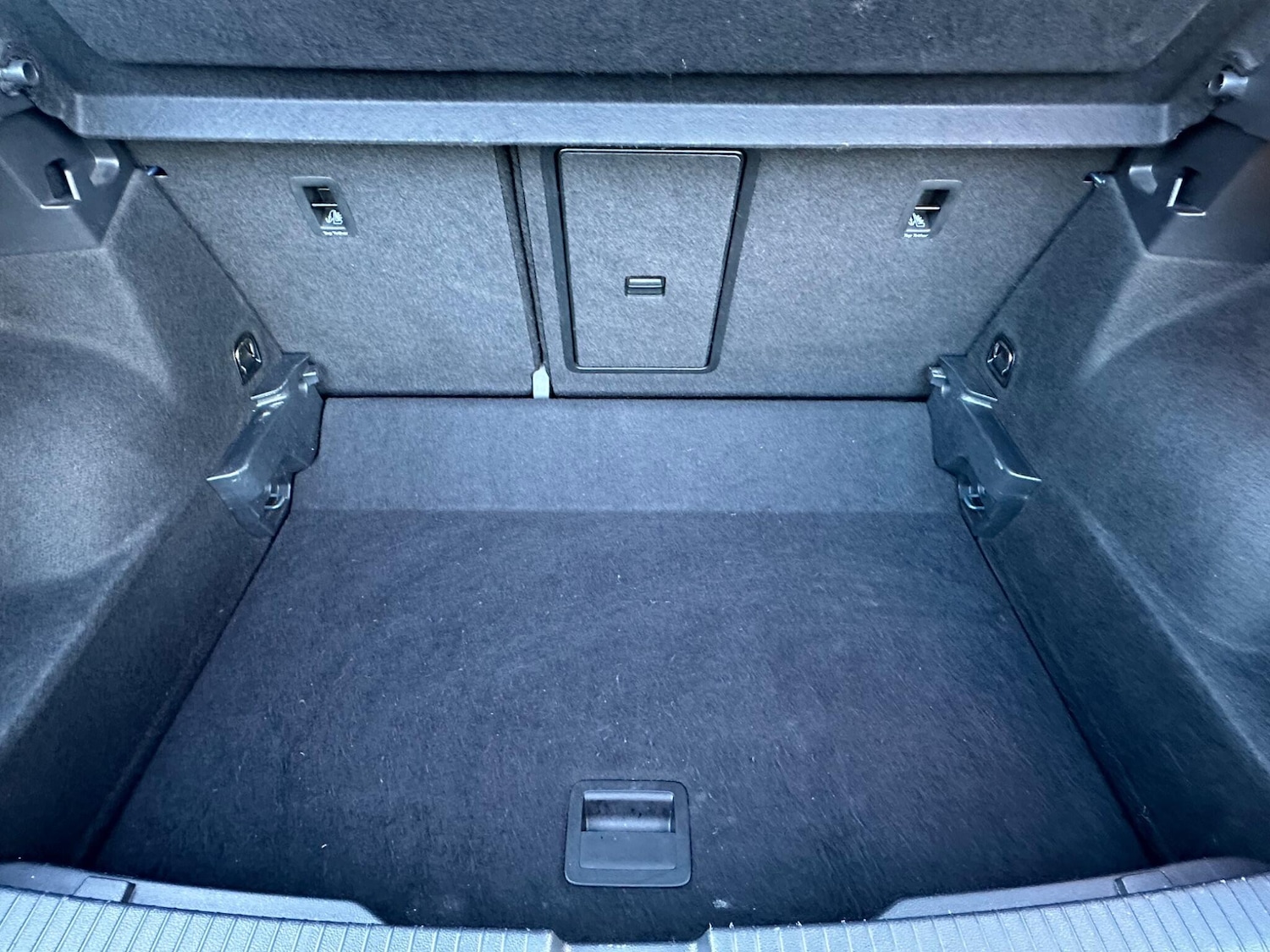 Used Volkswagen T-Roc for sale - 78007728: Photo 28