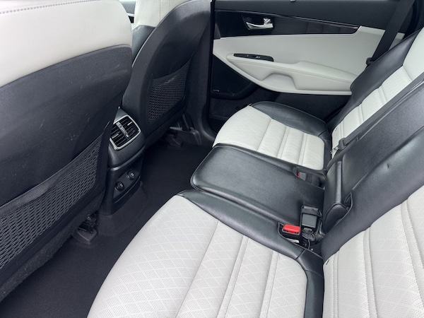 Used Kia Sorento 2017 for sale - 76241459: Photo 24