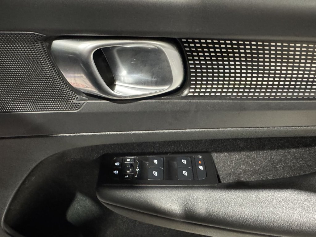 Used Volvo XC40 2021 for sale - 76470270: Photo 28