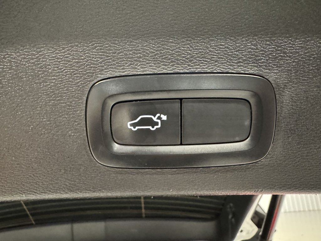 Used Volvo XC40 2021 for sale - 76470270: Photo 31