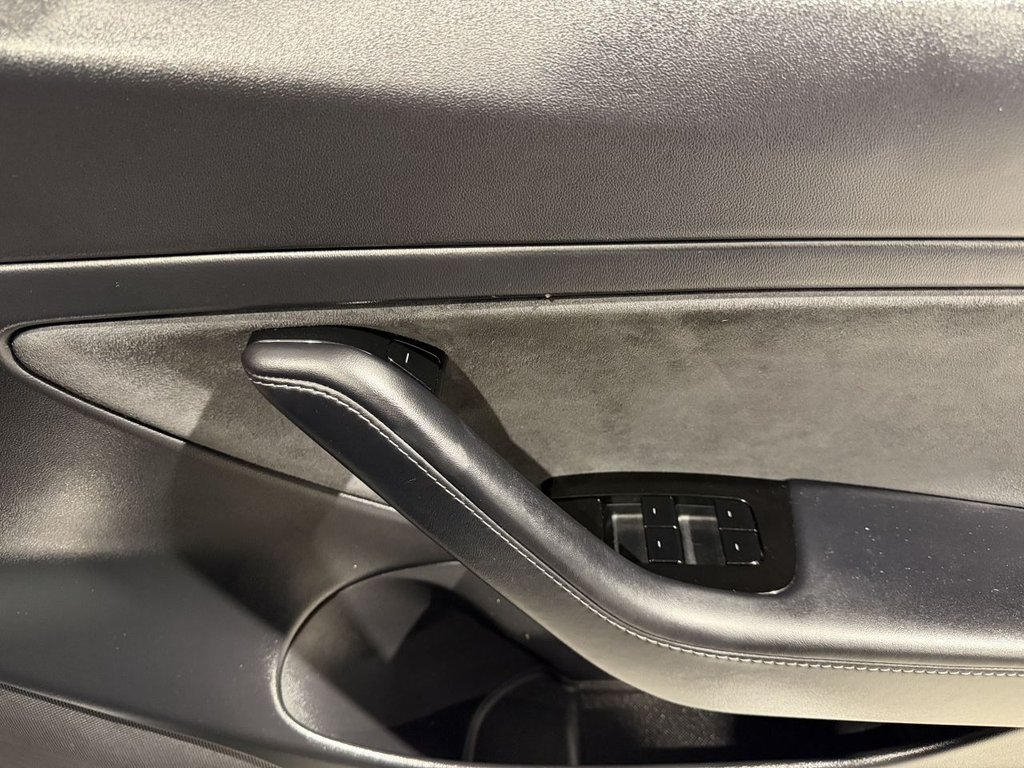 Used Tesla Model 3 2020 for sale - 76768523: Photo 23