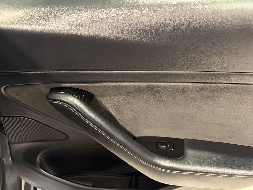 Used Tesla Model 3 2020 for sale - 76768523: Photo 24