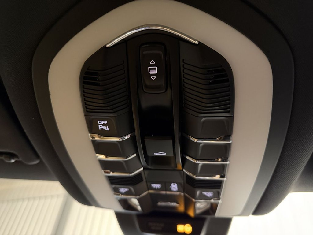 Used Porsche Macan 2018 for sale - 77133121: Photo 16