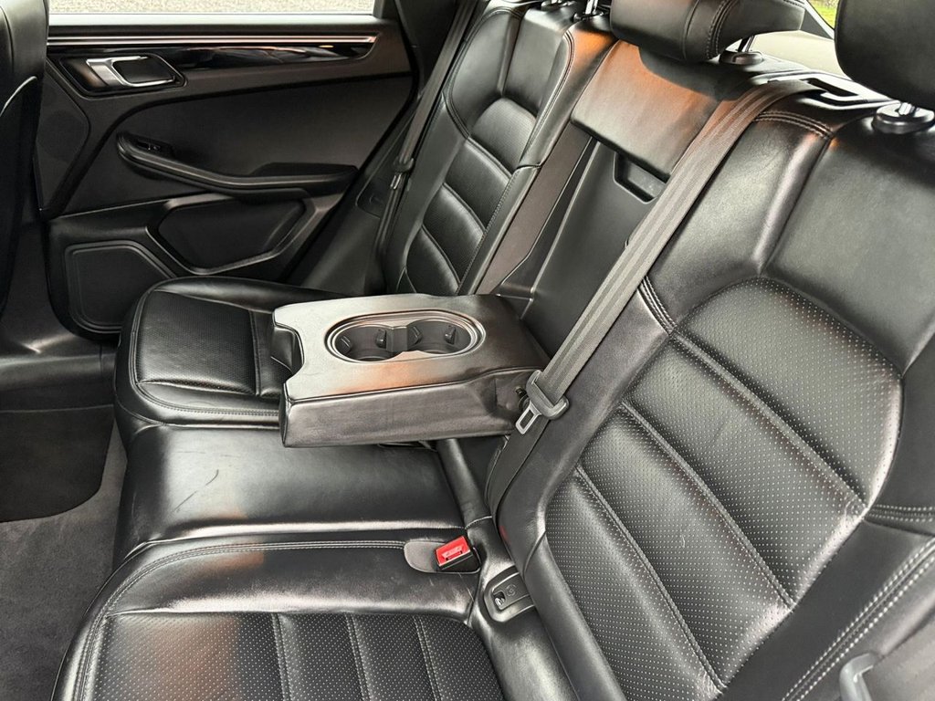 Used Porsche Macan 2015 for sale - 77218570: Photo 24