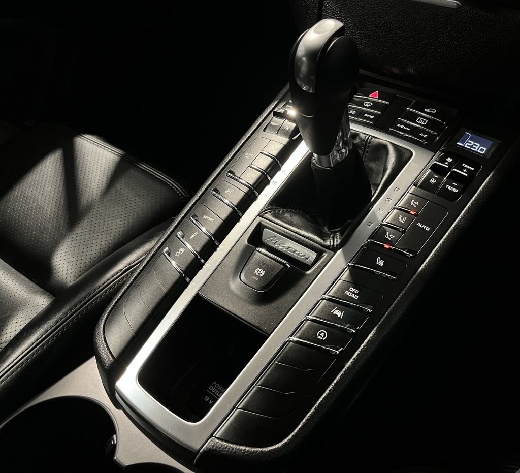 Used Porsche Macan 2015 for sale - 77218570: Photo 43