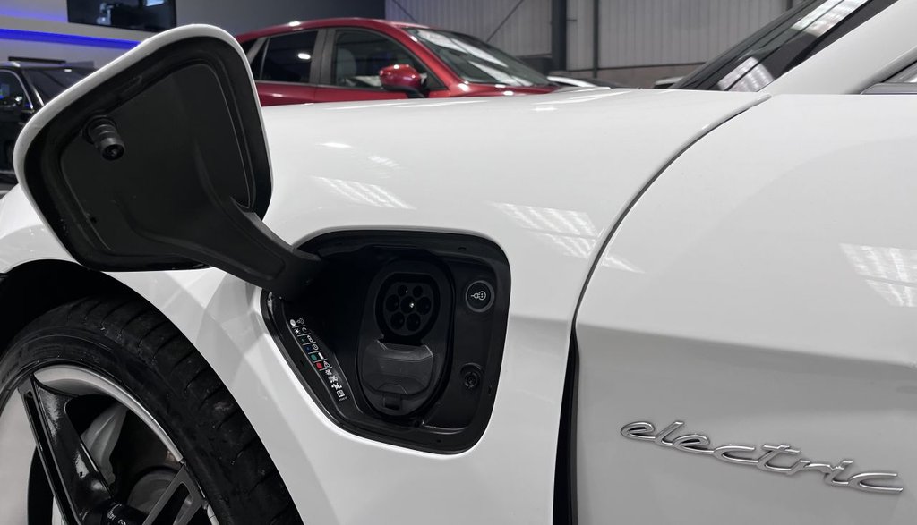 Used Porsche Taycan 2021 for sale - 78149249: Photo 12