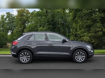Used Volkswagen T-Roc 2021 for sale - 77809941: Photo