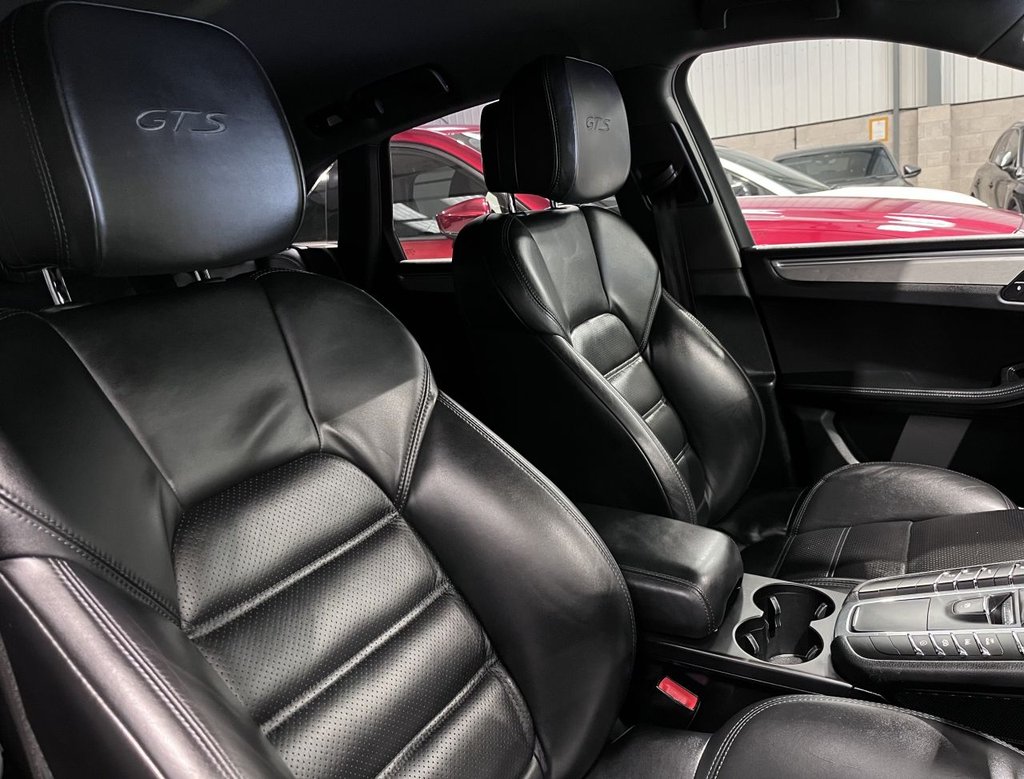 Used Porsche Macan 2016 for sale - 77560530: Photo 11