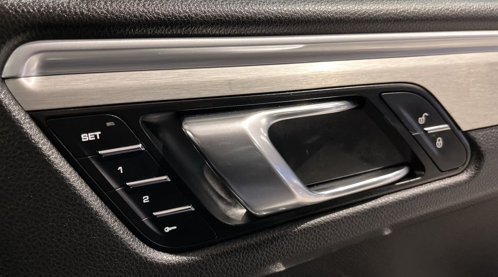 Used Porsche Macan 2016 for sale - 77560530: Photo 16