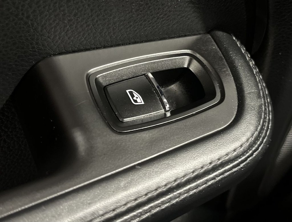 Used Porsche Macan 2016 for sale - 77560530: Photo 44