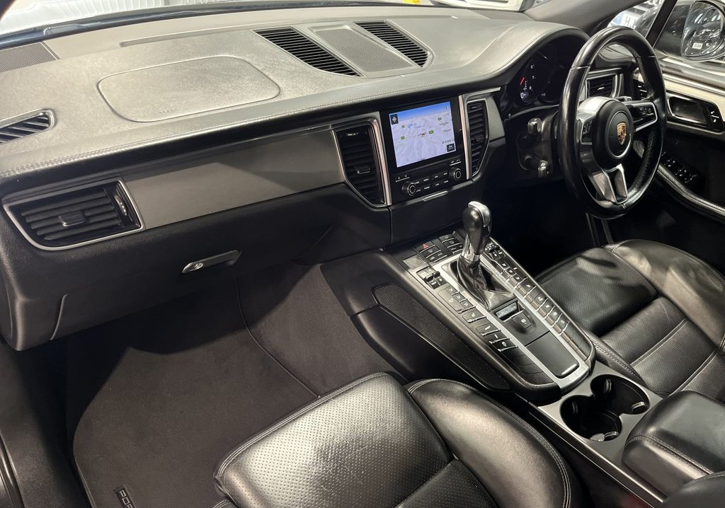 Used Porsche Macan 2016 for sale - 77560530: Photo 45