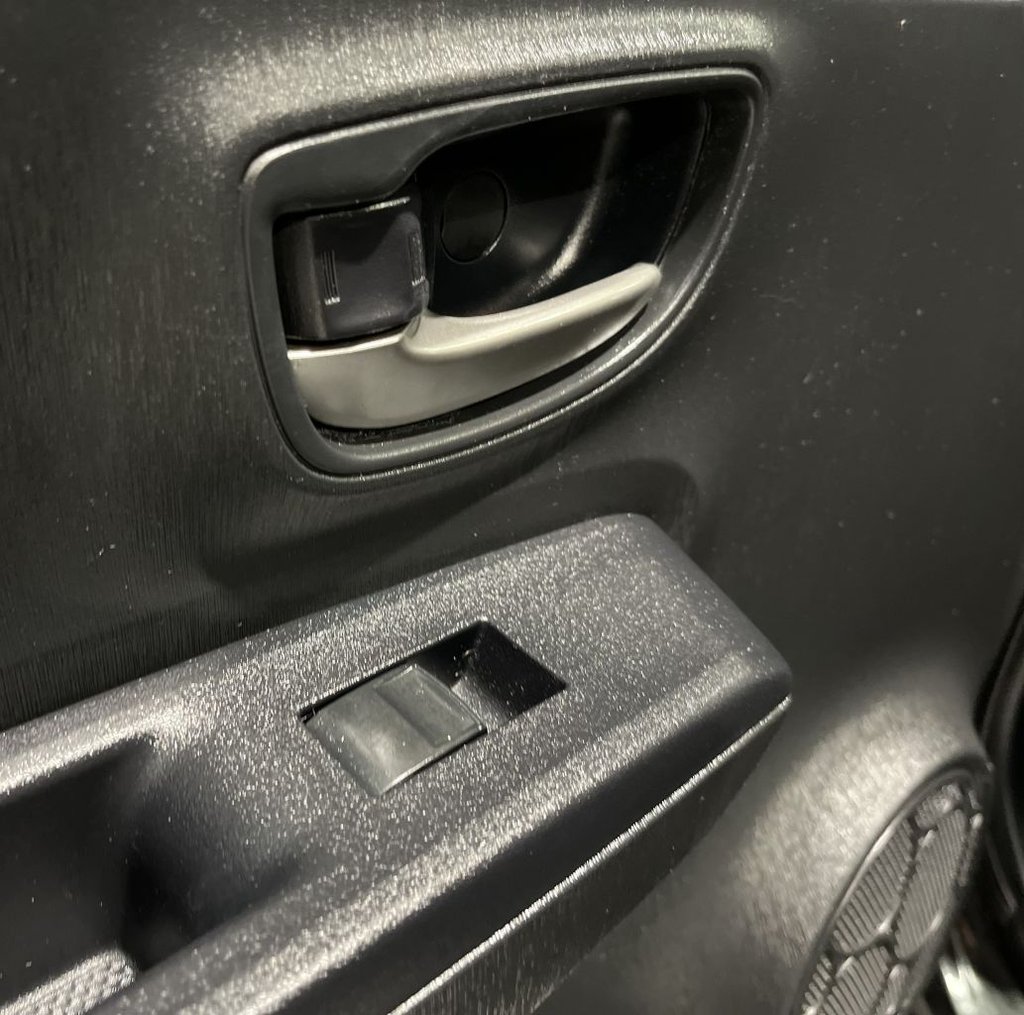 Used Toyota Yaris 2013 for sale - 77627447: Photo 32