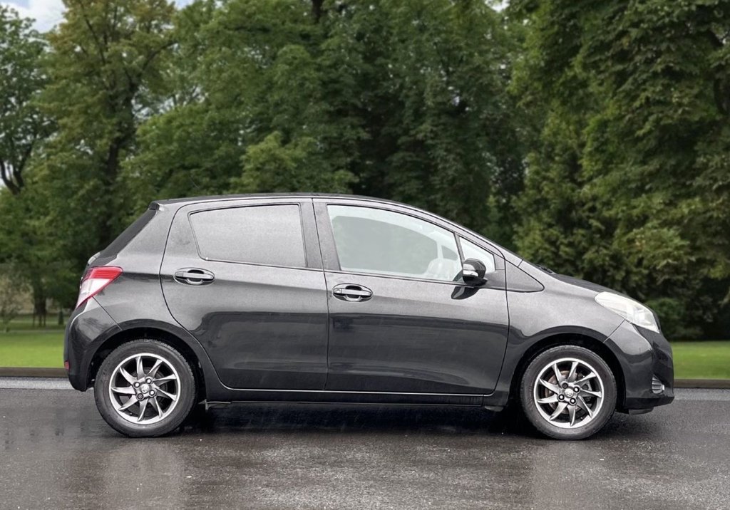 Used Toyota Yaris 2013 for sale - 77627447: Photo 4