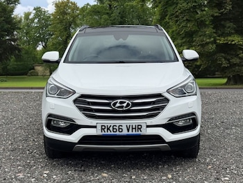Used Hyundai Santa Fe 2016 for sale - 75573322: Photo