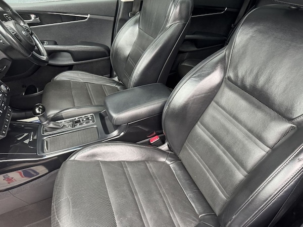 Used Kia Sorento 2017 for sale - 76256152: Photo 8
