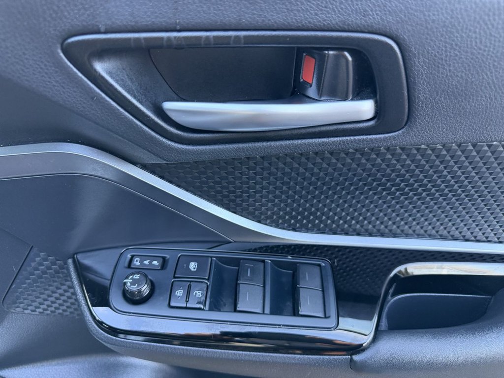 Used Toyota C-HR 2021 for sale - 76841347: Photo 37